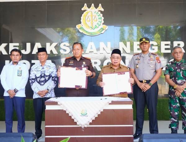 NEGARA HADIR, GURU BERMARTABAT