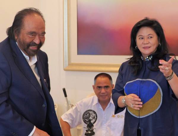 NasDem Gorontalo Punya Ketua Baru, Adik Rachmat Gobel Terima Mandat Surya Paloh