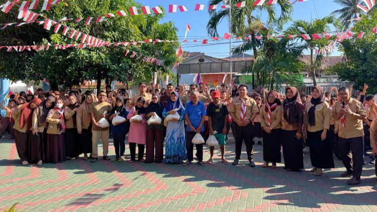 Dari Sekolah untuk Warga, SDN 41 Hulondhalangi Rutin Gelar Jum’at Berkah